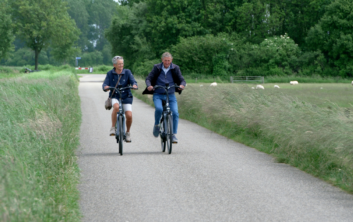 61.000 Kilometer Fietsplezier: Ontdek Het Verhaal van Twee Amslod Fietsers